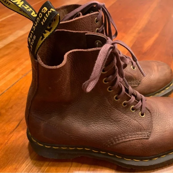 Dr Martens brown boots men’s size 7 - Picture 2 of 6